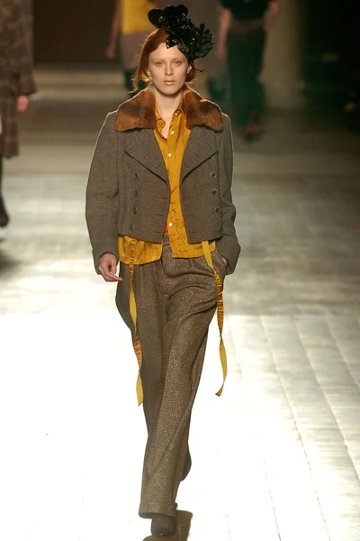 Look 37